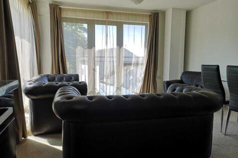 LOUNGE/KITCHEN