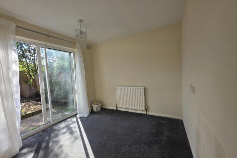 Paddock Close, Stafford, ST16 1RY photo 5