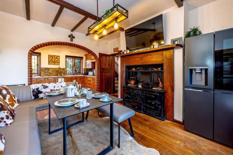 Kitchen diner 1.1 SAPL3820-20251125-DxO_DeepPRIME 