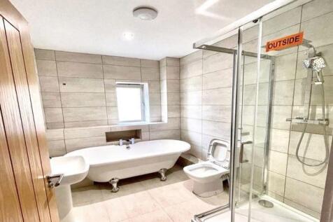 28 Lions Drive, Cleckheaton, Kirklees photo 4