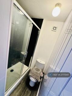 Room 5 Ensuite Bathroom