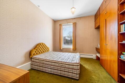 87 East Gate (Sleaford)-90