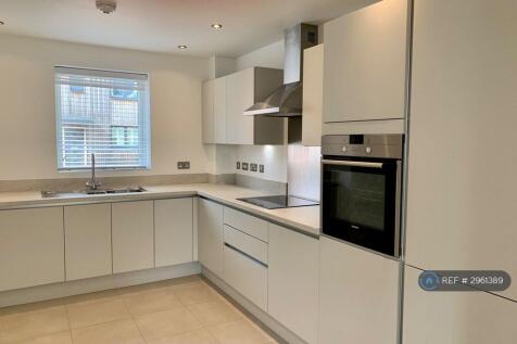 Kitchen/ Dining Room