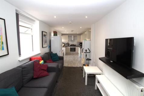 Lounge Kitchen.jpg