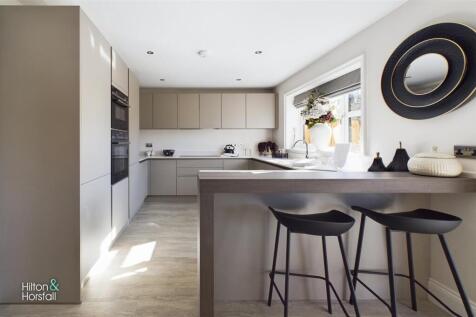 Internal Photo (Plot 8)