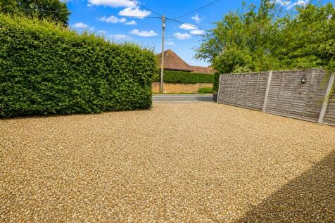 3 Stone Croft - Driveway.jpg