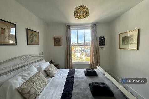 Double Bedroom With Stunning Old Town Views 