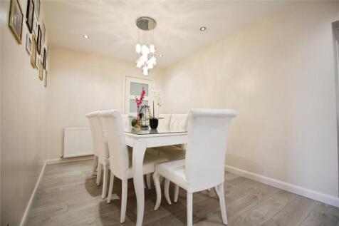 Harold Gardens, Wickford, Essex, SS11 photo 4