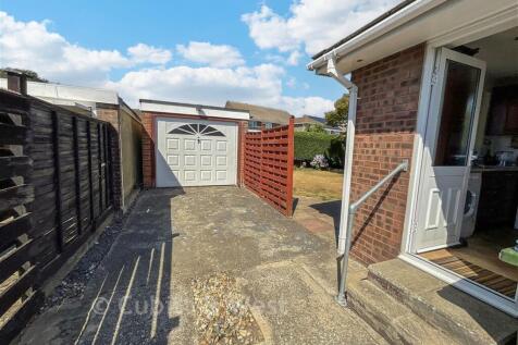 Garage/Driveway