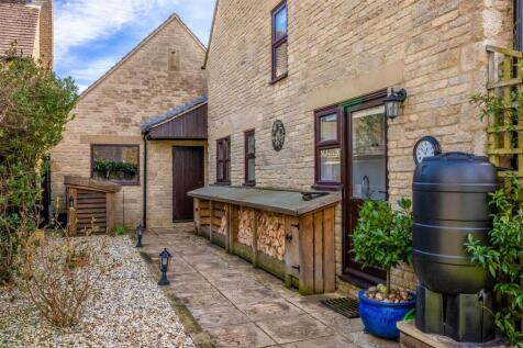 9 Harolds Close 2191-19.jpg