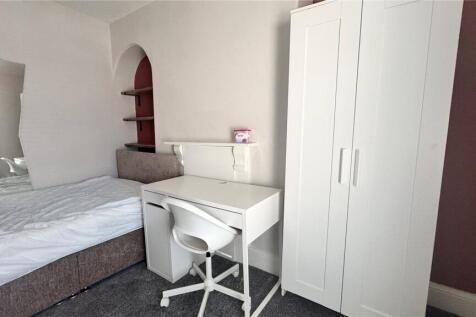 Penchwintan Road, Bangor, Gwynedd, LL57 photo 4