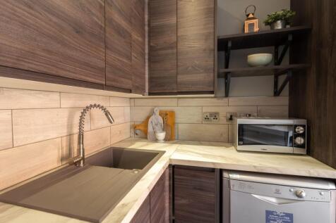 Kitchen-2-min.jpg