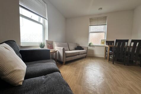 West End // 3 Bed & 2 Bath // September 2027 photo 5