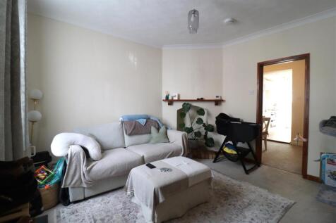 Sitting room 2.JPG