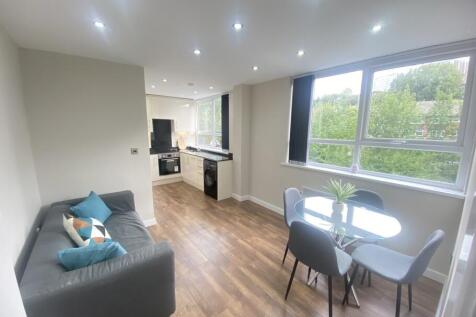 1-bed flat on Kirkstall Gate, Leeds, £765/mo