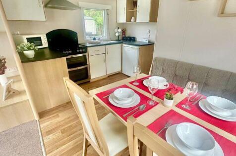Carnaby Accolade Dining Kitchen Area At Hoburne Ba