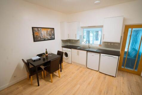 10 Clarke Street, Broomhall photo 4