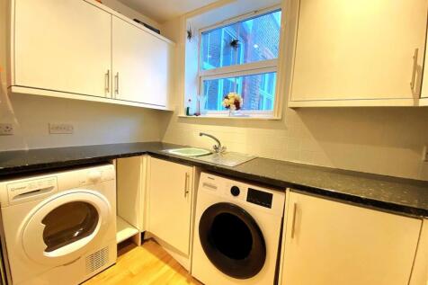 1 St Margarets Ct - Kitchen2.jpg