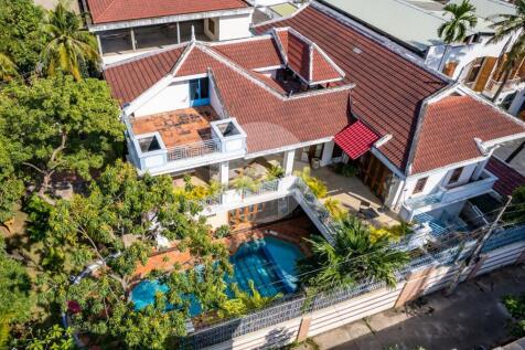 6 Bedroom Colonial  Villa For Sale - Tonle Bassac, Phnom Penh