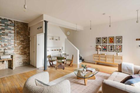 Cyntra Place E8
