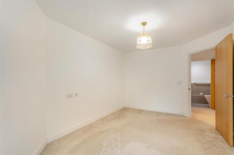 8690831-interior15.jpg