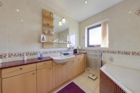 Family Bathroom Alt 2