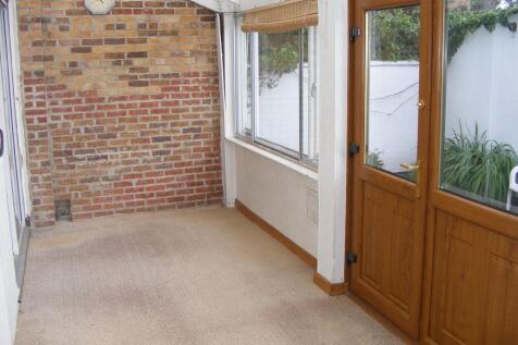 Porch T202505281547.jpg