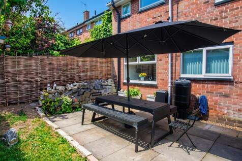 Braddon Ave - Patio.jpg