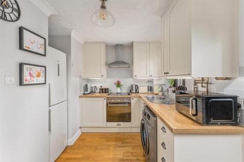 9 Lexton Gardens, Middleton Cheney-9.jpg