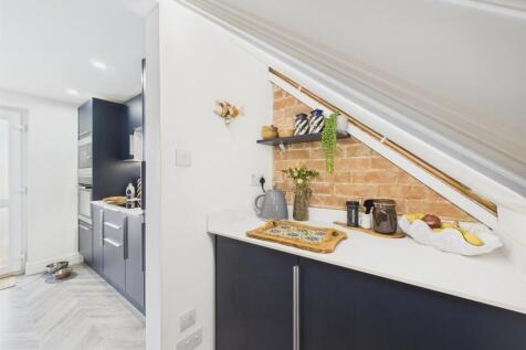 Kitchen/under stair units