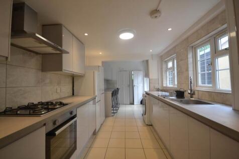 Blenheim Road, Town photo 3