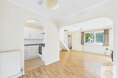 Lounge / Dining Area