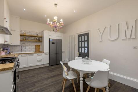 6 bed, 5 bath Detached in Edinburgh - Photo 21