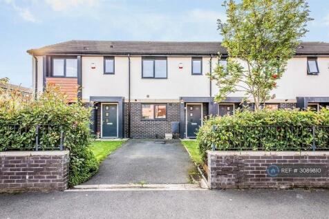 2-bed terraced on Clowes Street, Manchester, M12, £1,300/mo