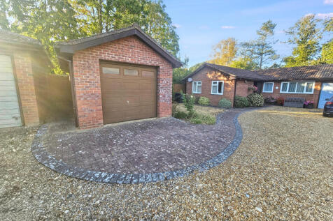 Detached Garage