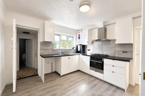 Stour Road, Grays, Essex, RM16 photo 4