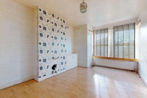 Flat B, 19 Ismaila Road, Forest Gate, London, E7 9PH
