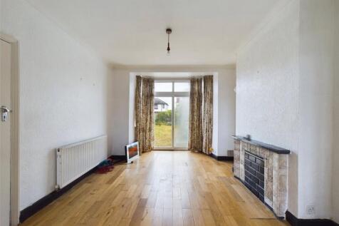 3-bed semi-detached on Penerley Road, Rainham, RM13, £2,000/mo