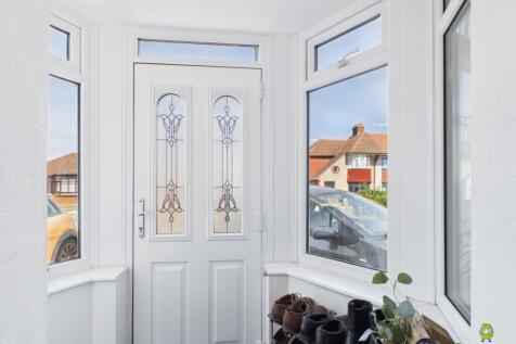 Presented by Nicoleta at EweMove Bexleyheath and D