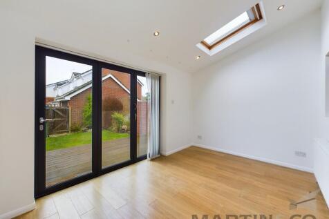 Bell View, St Albans photo 4