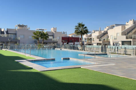 Aguas Nuevas Modern ground floor 3 bed apartment