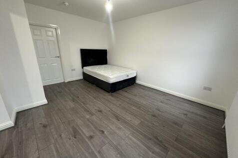 Grosvenor Road, M16 photo 3