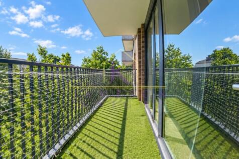 London, SE16 - property photo