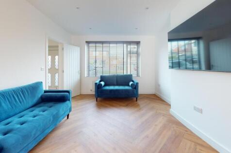 Derwent Drive, Loughborough photo 2