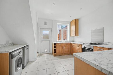 Kitchen_1.jpeg