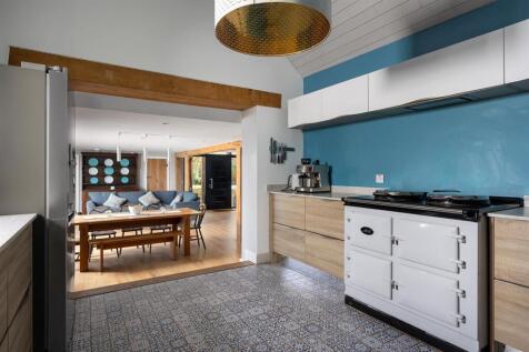 51 - 9-10 Sherborne - GL54 3DU - Web.jpg