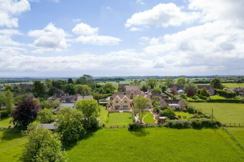 46 - Oakwood House - GL54 4NQ - Web.jpg