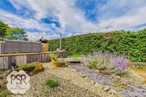 Front Garden - Rockery