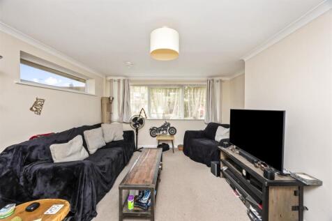 Ditchling Close, 5-002.JPG