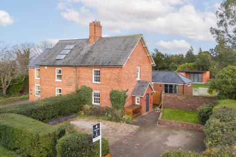 Cosy Cottage (Exteriors) (1 of 3)